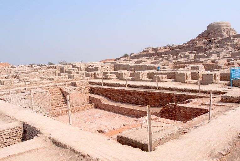 Why Are Archaeologists Unable to Find Evidence for a Ruling Class of the Indus Civilization?